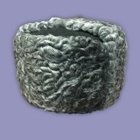 Шапка-ушанка из серого каракуля комбинировання с сукном